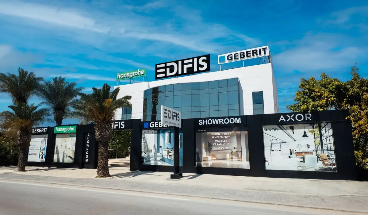 Façade du Flagship Store EDIFIS, Route de La Marsa, L’Aouina, Tunis.